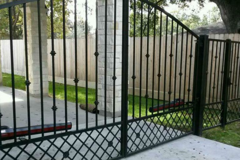 DRIVEWAY-GATE-IN-MAGNOLIA-TX 1 Swing driveway gate in Magnolia TX completed project