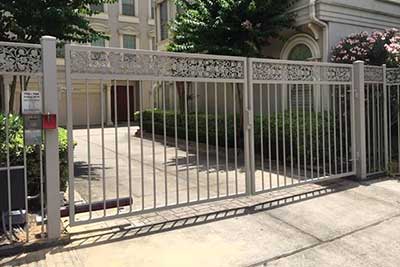 Decorative apartment gate after installation.